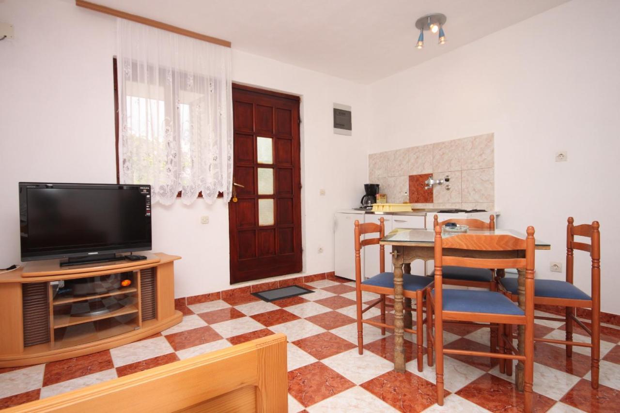 Apartments With A Parking Space Starigrad, Paklenica - 6618 エクステリア 写真