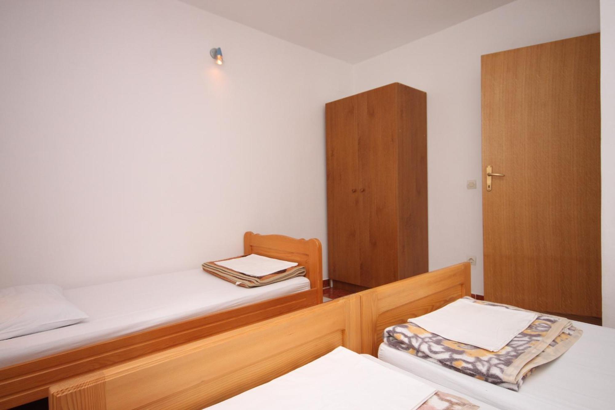 Apartments With A Parking Space Starigrad, Paklenica - 6618 部屋 写真
