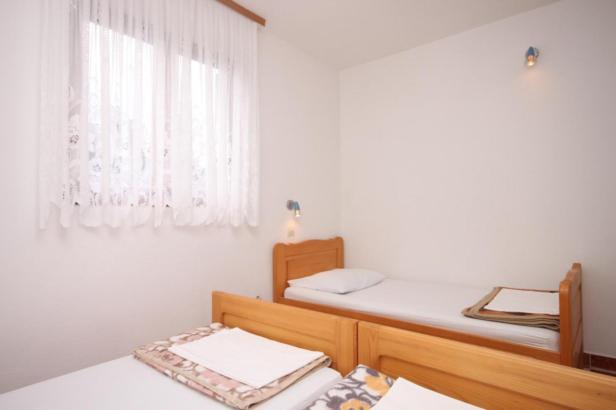 Apartments With A Parking Space Starigrad, Paklenica - 6618 部屋 写真